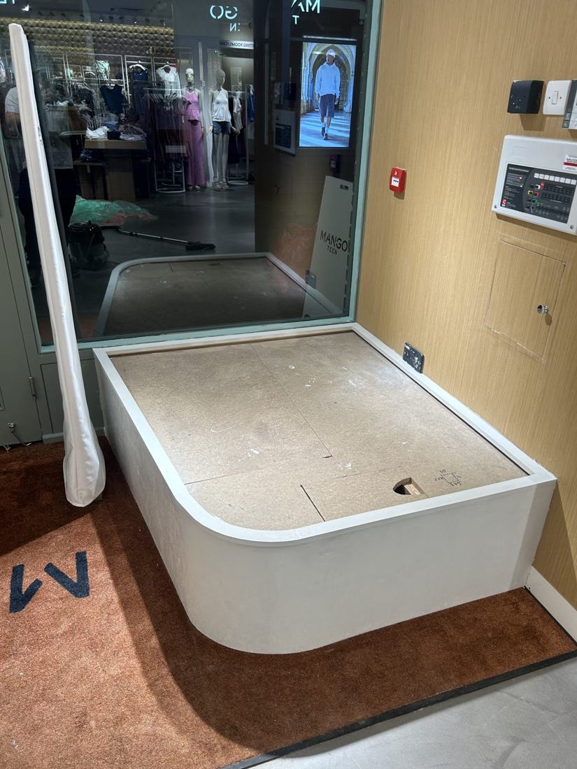 Bespoke curved display plinth built for a retail store